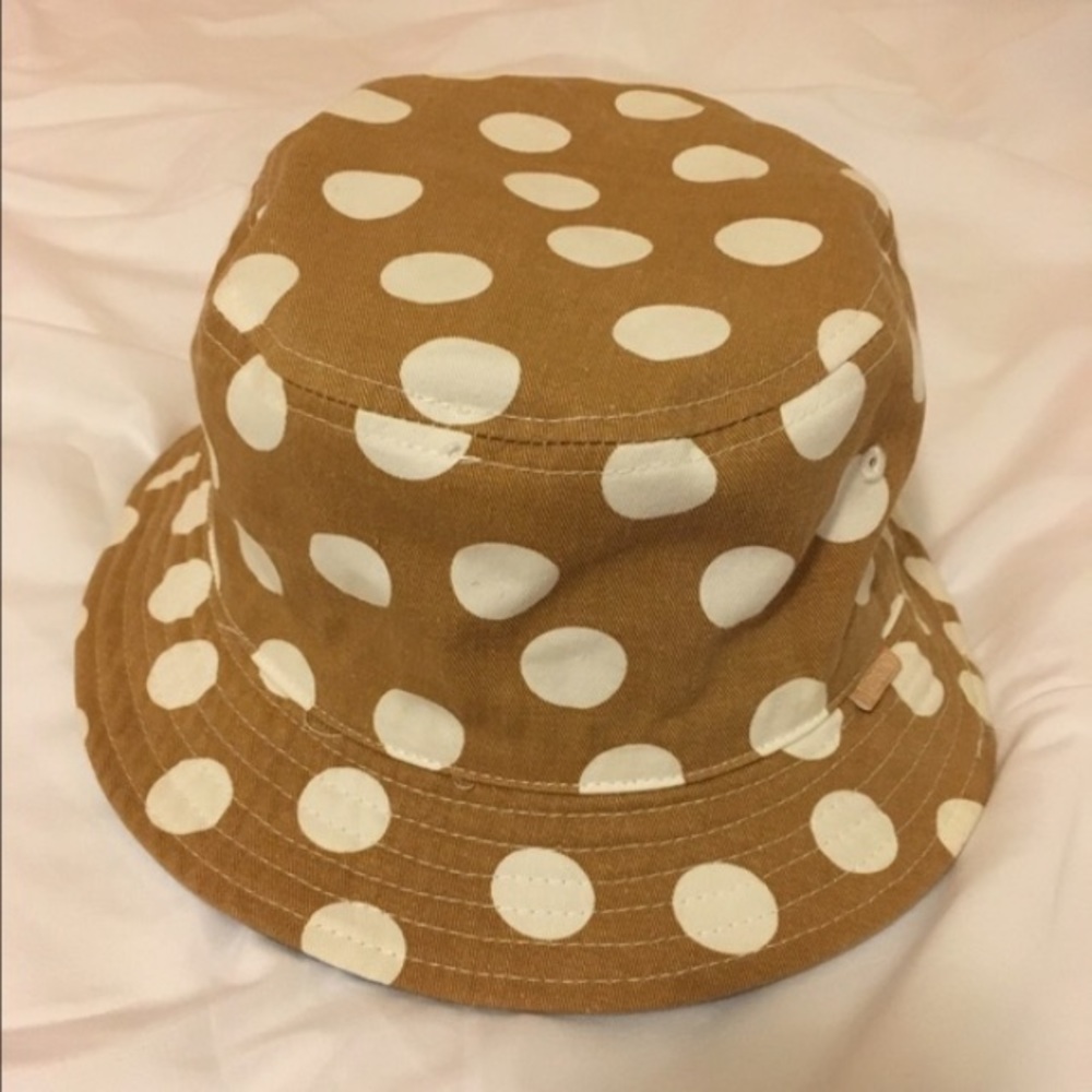 Bucket hat